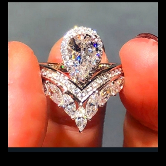 (4) luxurious  Marquee  Diamond pear shaped elegant  engagement ring size - Picture 2 of 5